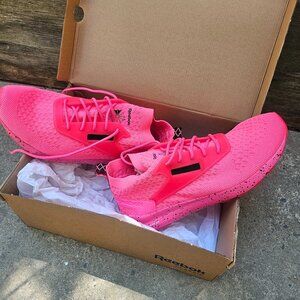 Reebok Zoku Runner ULTK IS Size 8 Mens - Solar Pink!
